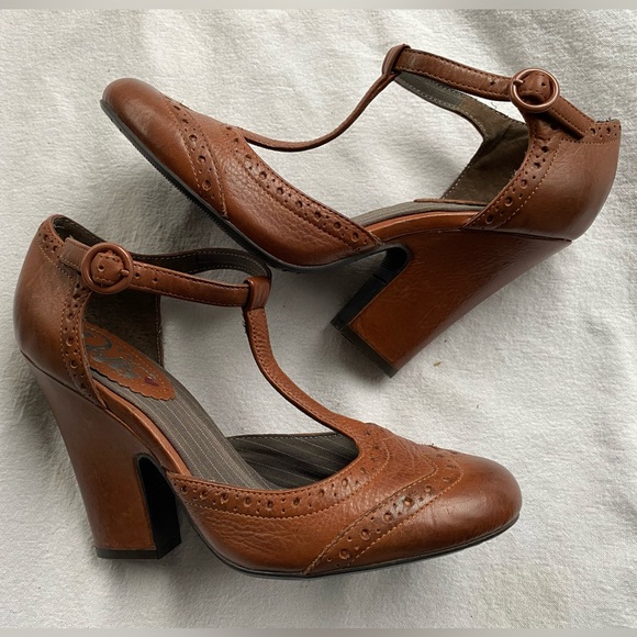 Nina Dolls Brown Leather T-Strap Heeled Shoes - Picture 3 of 7